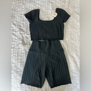 NWT AE Offline bike short & crop top set